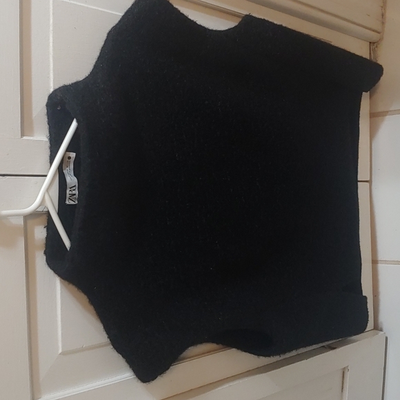 ZARA Sleeveless Sweater Beautiful With Funnel Neck SzM - Picture 3 of 3